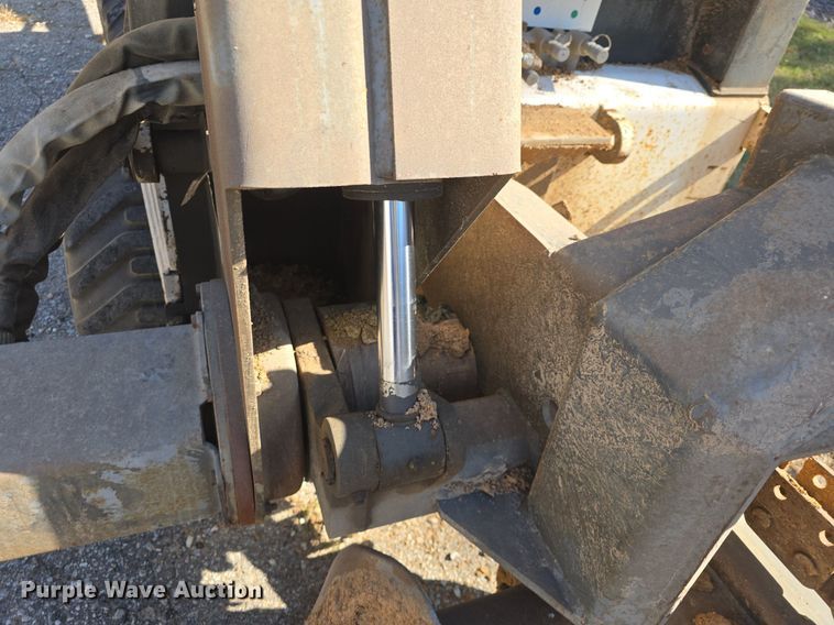 image for item DO7711 1989 Bobcat 3023 trencher