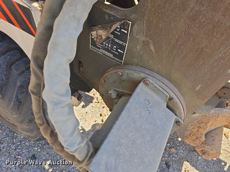 image for item DO7711 1989 Bobcat 3023 trencher