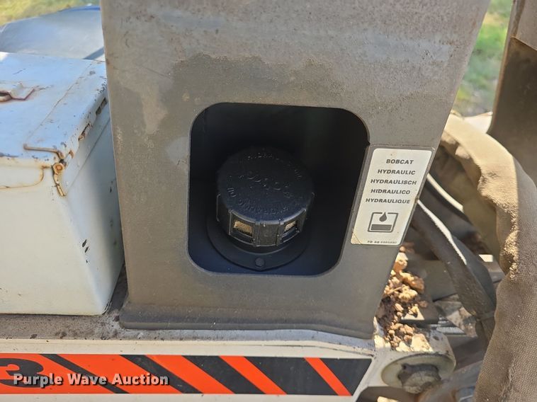 image for item DO7711 1989 Bobcat 3023 trencher