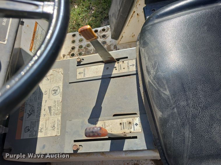 image for item DO7711 1989 Bobcat 3023 trencher