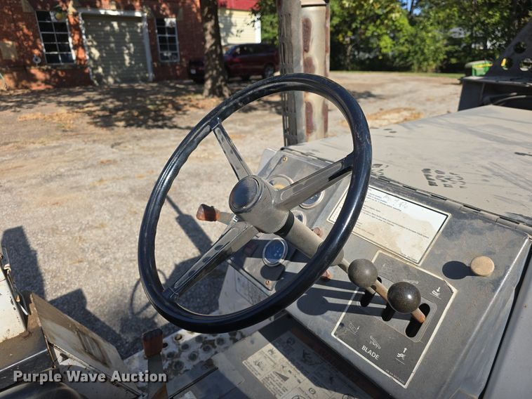 image for item DO7711 1989 Bobcat 3023 trencher