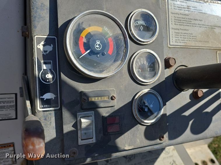 image for item DO7711 1989 Bobcat 3023 trencher