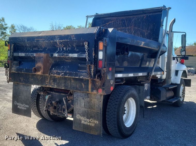image for item DQ3704 2012 International  7400 SBA  dump truck