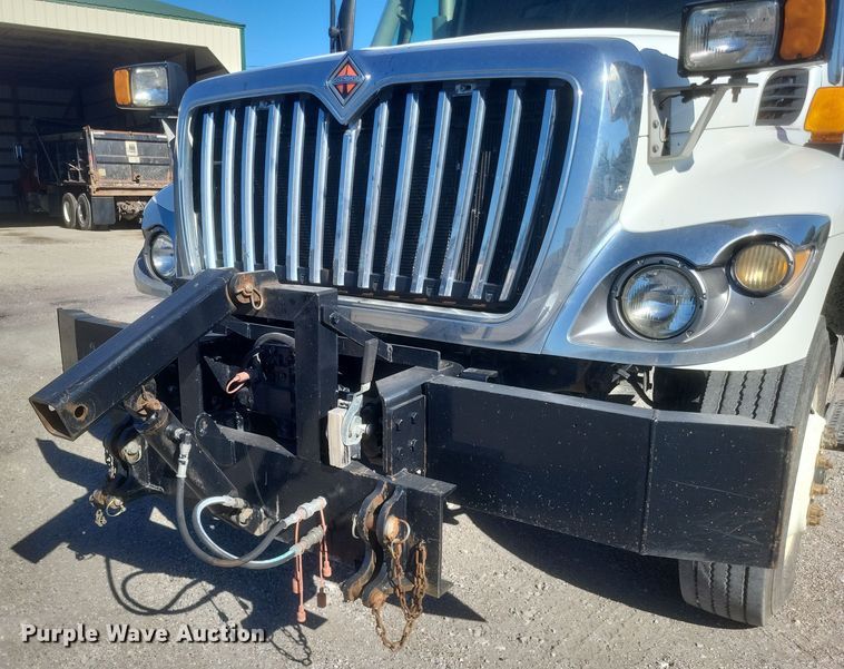 image for item DQ3704 2012 International  7400 SBA  dump truck