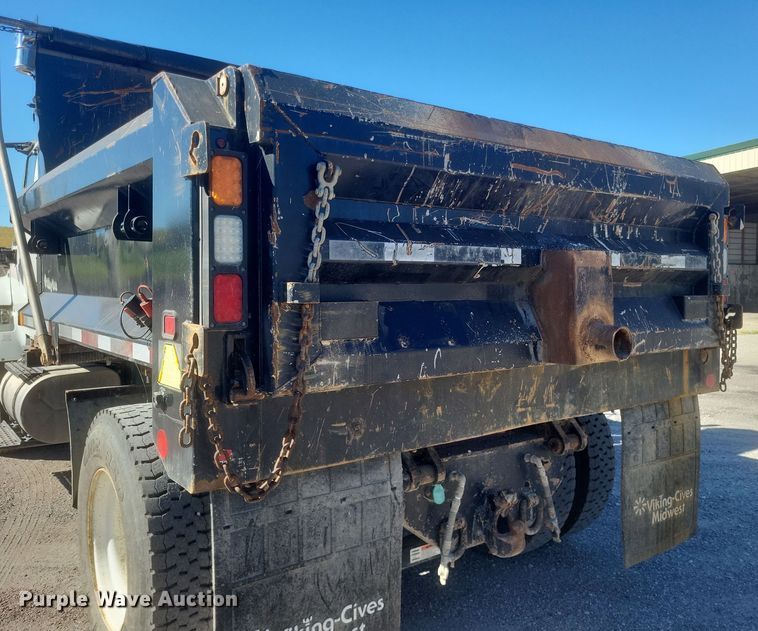 image for item DQ3704 2012 International  7400 SBA  dump truck