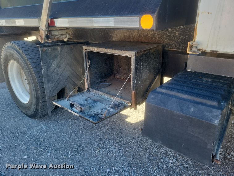 image for item DQ3704 2012 International  7400 SBA  dump truck