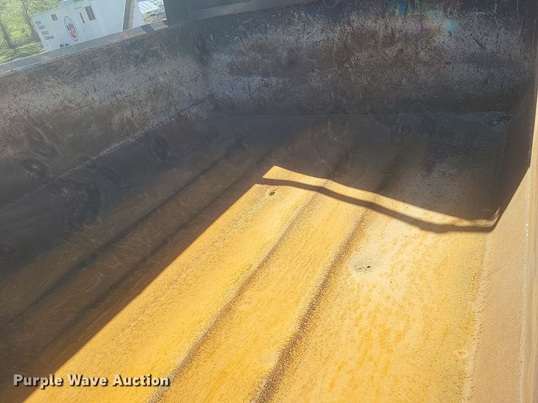 image for item DQ3704 2012 International  7400 SBA  dump truck