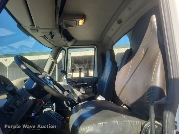 image for item DQ3704 2012 International  7400 SBA  dump truck