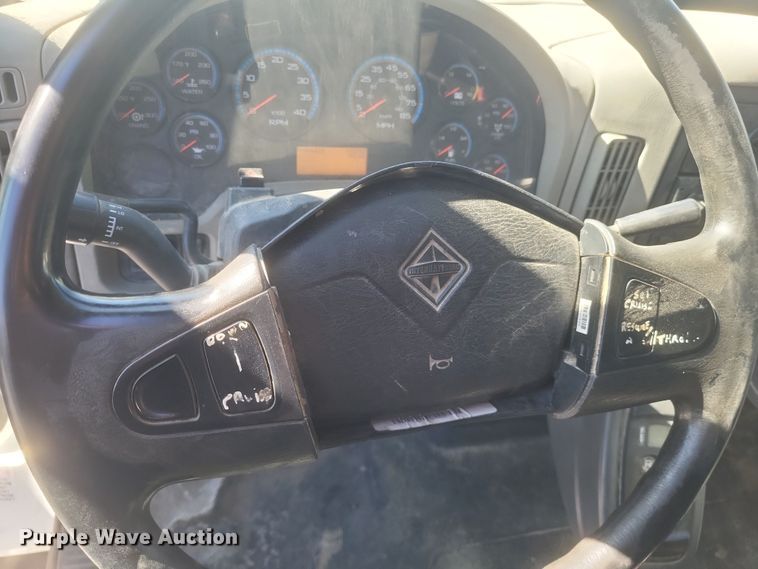 image for item DQ3704 2012 International  7400 SBA  dump truck