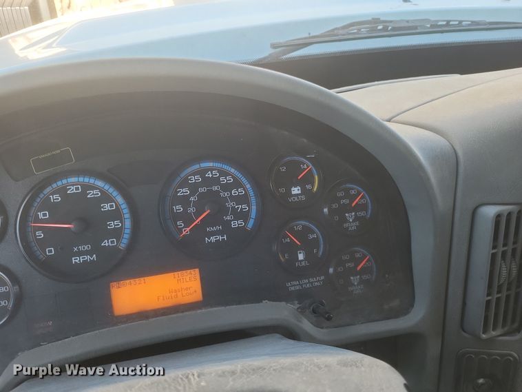 image for item DQ3704 2012 International  7400 SBA  dump truck