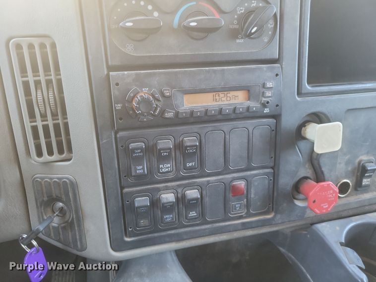 image for item DQ3704 2012 International  7400 SBA  dump truck