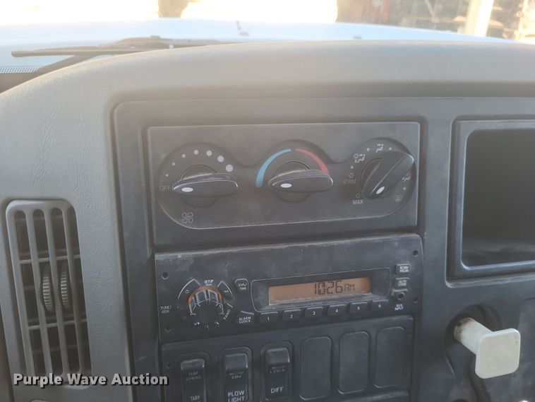 image for item DQ3704 2012 International  7400 SBA  dump truck