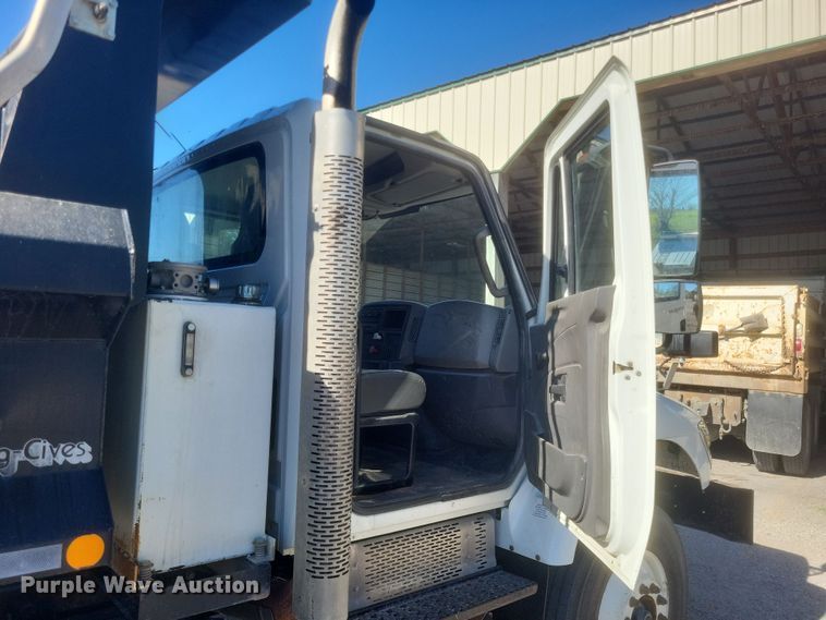 image for item DQ3704 2012 International  7400 SBA  dump truck