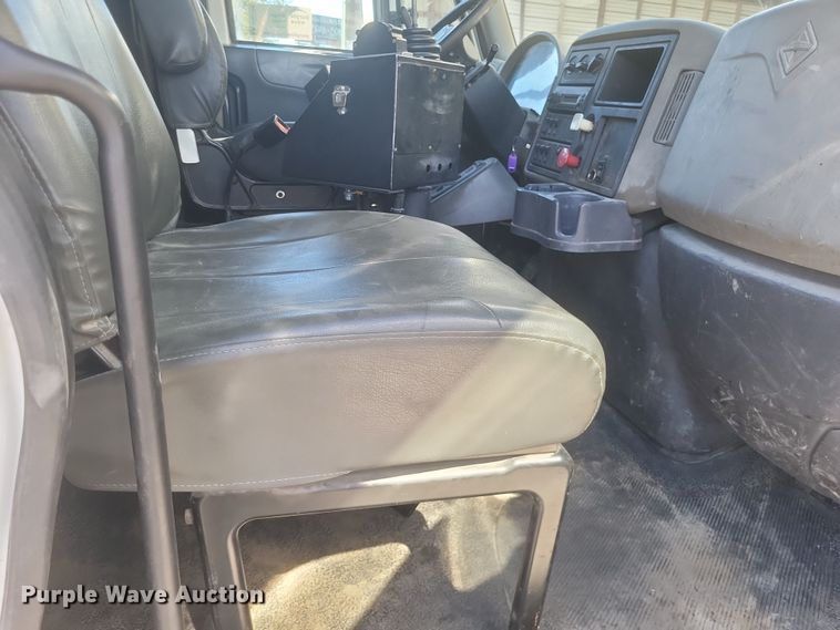 image for item DQ3704 2012 International  7400 SBA  dump truck