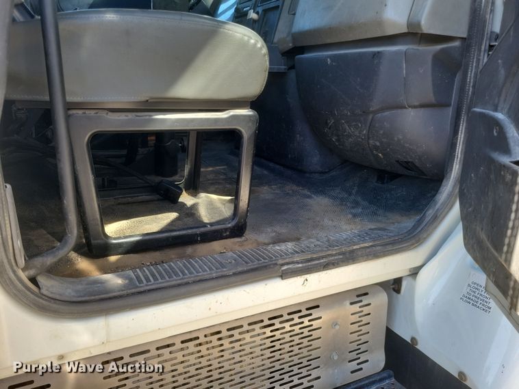 image for item DQ3704 2012 International  7400 SBA  dump truck