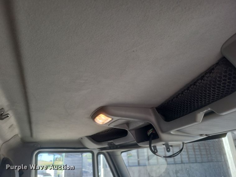 image for item DQ3704 2012 International  7400 SBA  dump truck