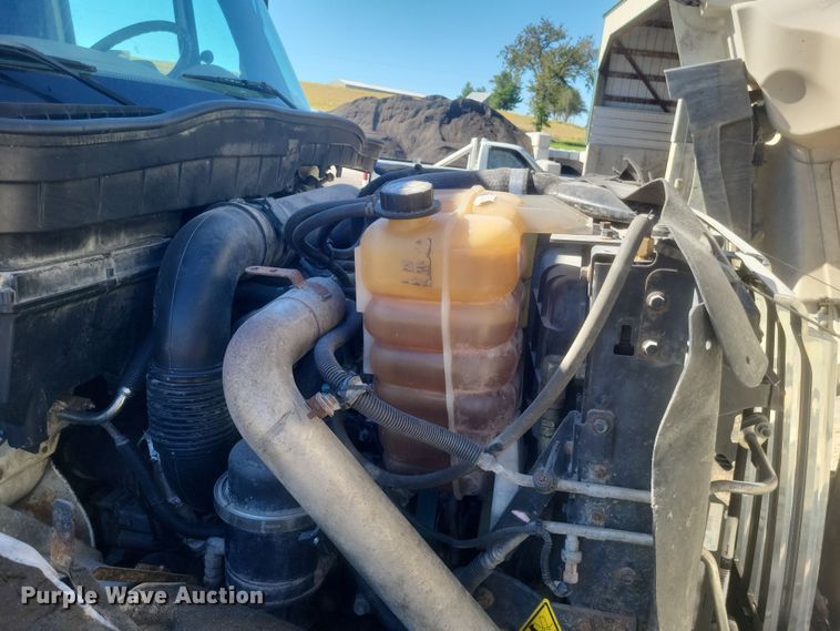 image for item DQ3704 2012 International  7400 SBA  dump truck