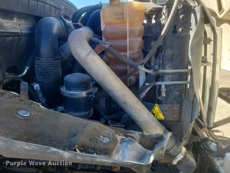 image for item DQ3704 2012 International  7400 SBA  dump truck