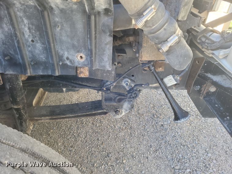 image for item DQ3704 2012 International  7400 SBA  dump truck