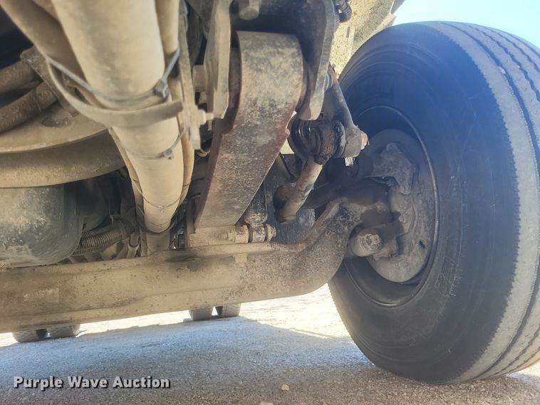 image for item DQ3704 2012 International  7400 SBA  dump truck