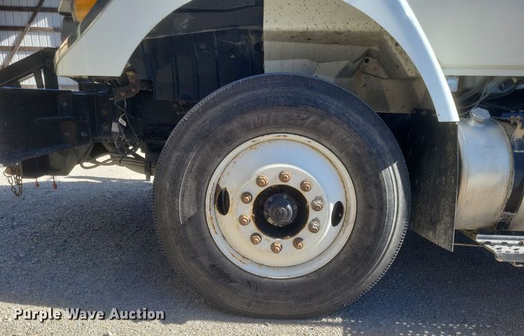 image for item DQ3704 2012 International  7400 SBA  dump truck