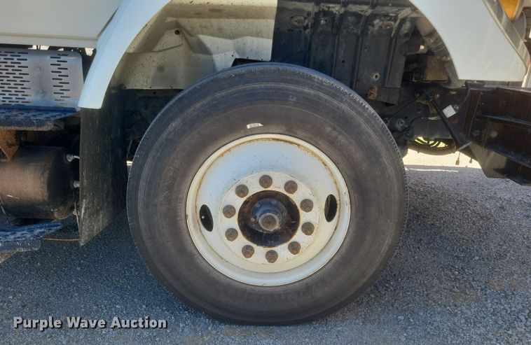 image for item DQ3704 2012 International  7400 SBA  dump truck