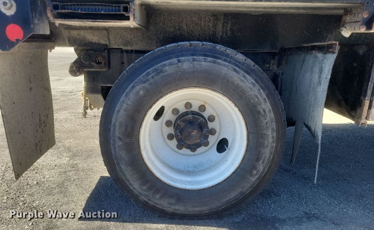 image for item DQ3704 2012 International  7400 SBA  dump truck