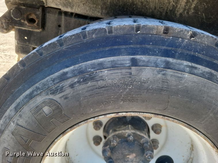 image for item DQ3704 2012 International  7400 SBA  dump truck