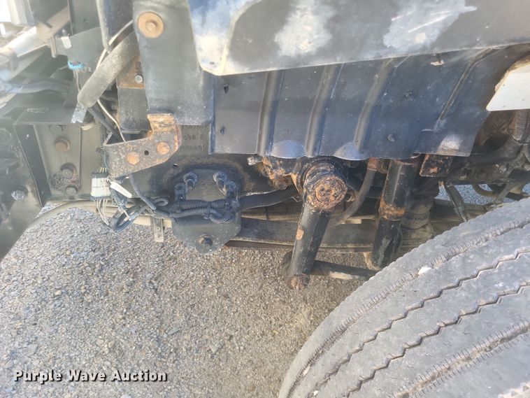 image for item DQ3704 2012 International  7400 SBA  dump truck