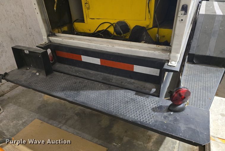 image for item DQ5159 2001 Caterpillar  SR4 generator