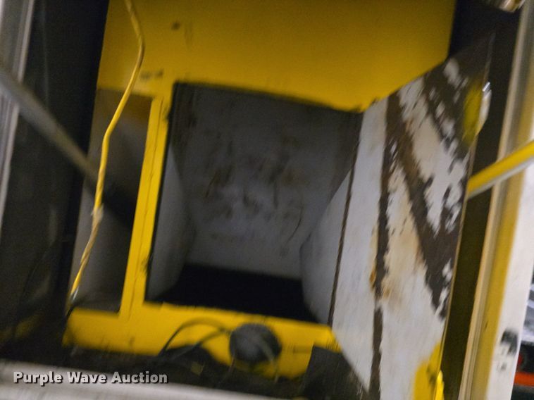 image for item DQ5159 2001 Caterpillar  SR4 generator