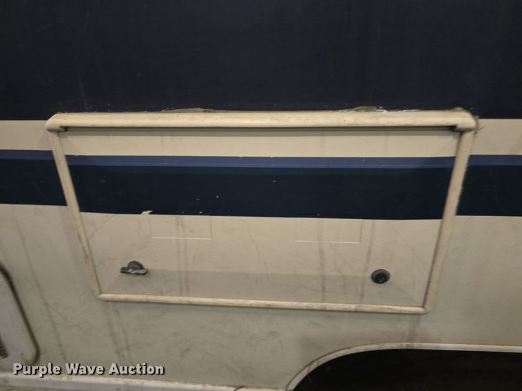 image for item DQ5164 1995 Ford  Econoline E350 Montana Tioga RV