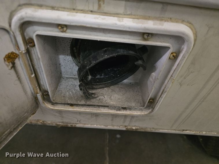 image for item DQ5164 1995 Ford  Econoline E350 Montana Tioga RV