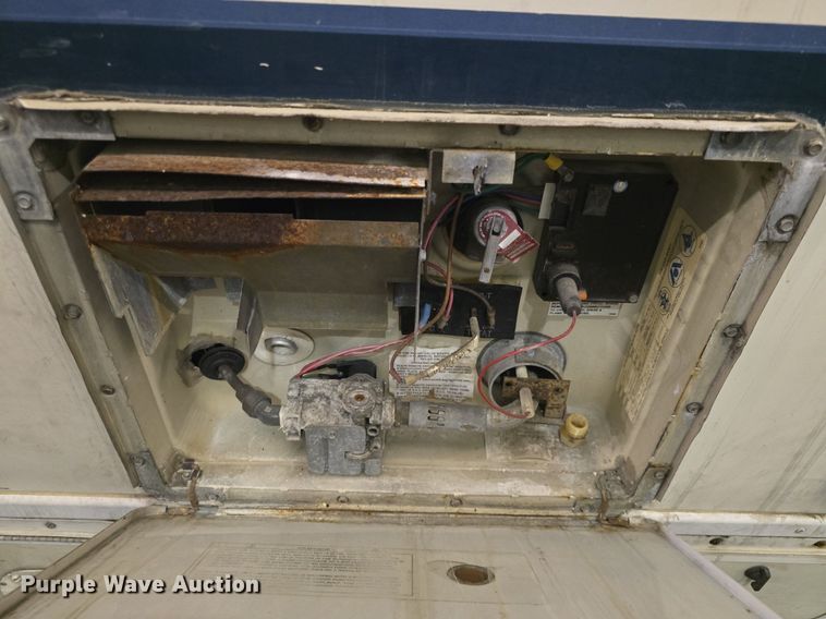 image for item DQ5164 1995 Ford  Econoline E350 Montana Tioga RV