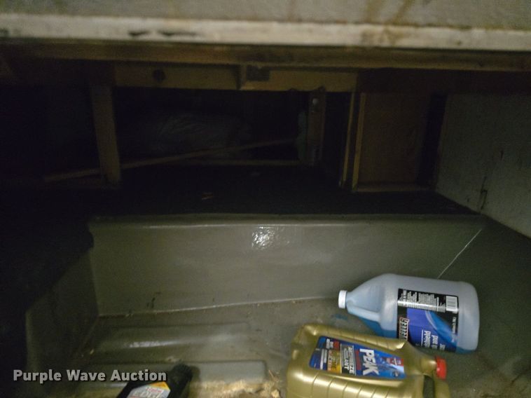 image for item DQ5164 1995 Ford  Econoline E350 Montana Tioga RV