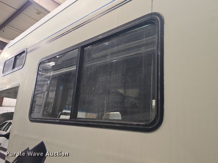 image for item DQ5164 1995 Ford  Econoline E350 Montana Tioga RV