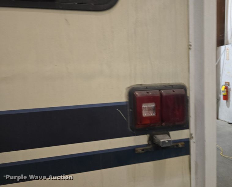 image for item DQ5164 1995 Ford  Econoline E350 Montana Tioga RV