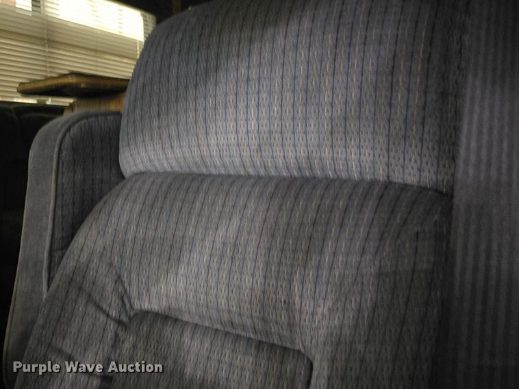 image for item DQ5164 1995 Ford  Econoline E350 Montana Tioga RV