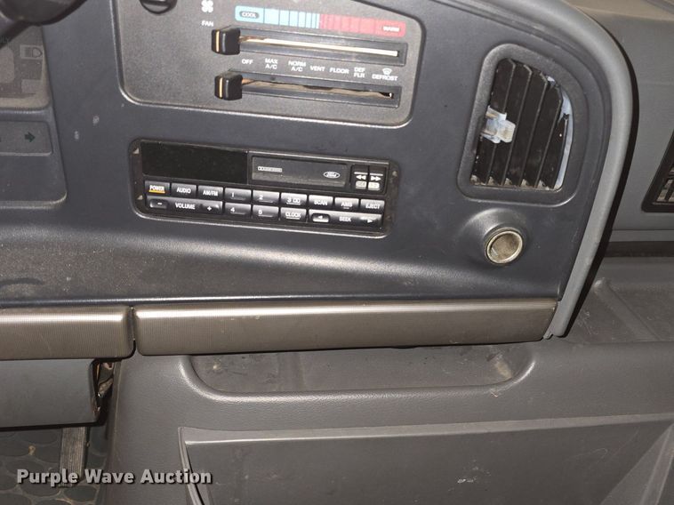 image for item DQ5164 1995 Ford  Econoline E350 Montana Tioga RV