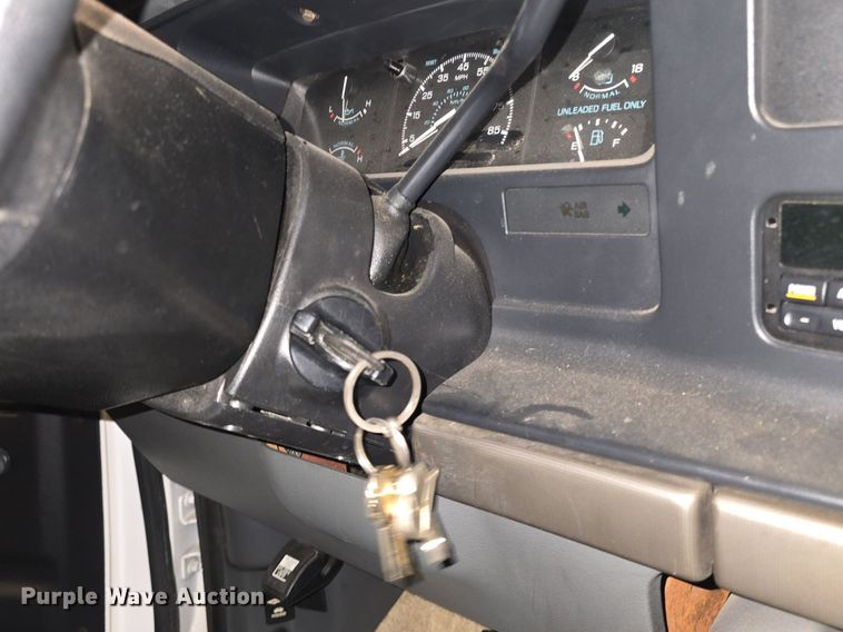 image for item DQ5164 1995 Ford  Econoline E350 Montana Tioga RV