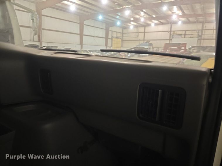 image for item DQ5164 1995 Ford  Econoline E350 Montana Tioga RV