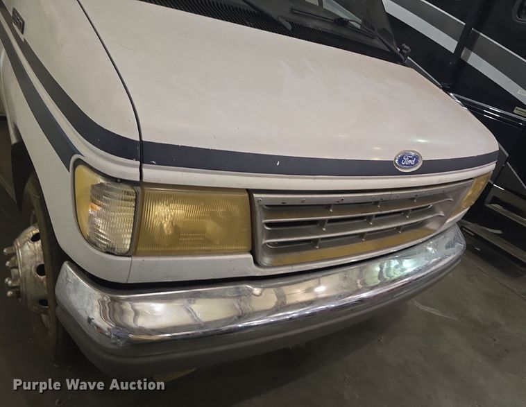 image for item DQ5164 1995 Ford  Econoline E350 Montana Tioga RV