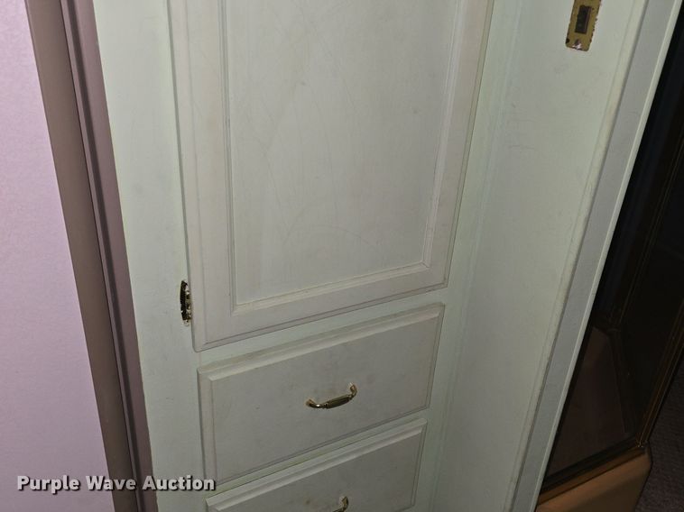 image for item DQ5164 1995 Ford  Econoline E350 Montana Tioga RV