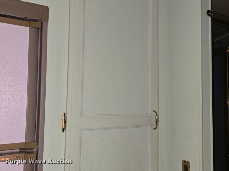 image for item DQ5164 1995 Ford  Econoline E350 Montana Tioga RV