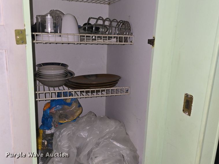 image for item DQ5164 1995 Ford  Econoline E350 Montana Tioga RV