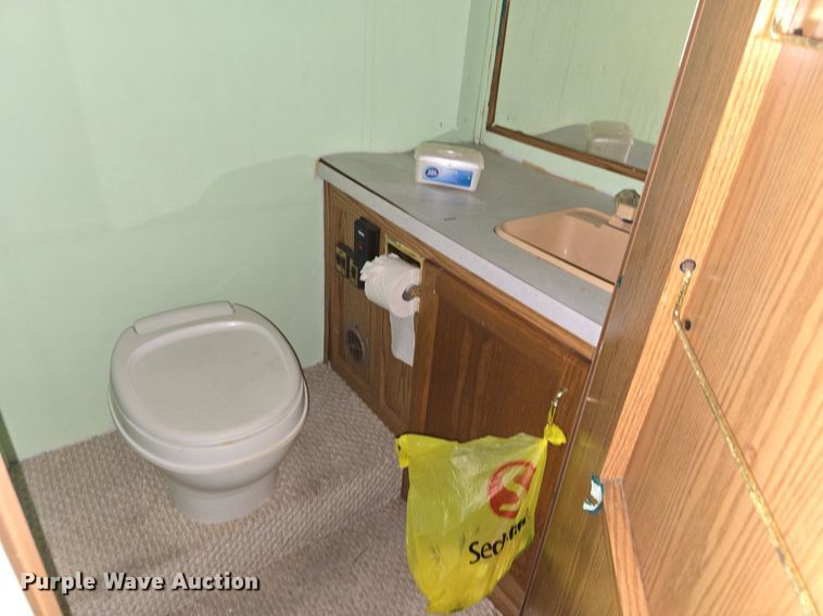 image for item DQ5164 1995 Ford  Econoline E350 Montana Tioga RV