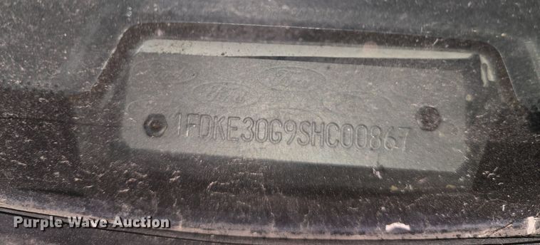 image for item DQ5164 1995 Ford  Econoline E350 Montana Tioga RV