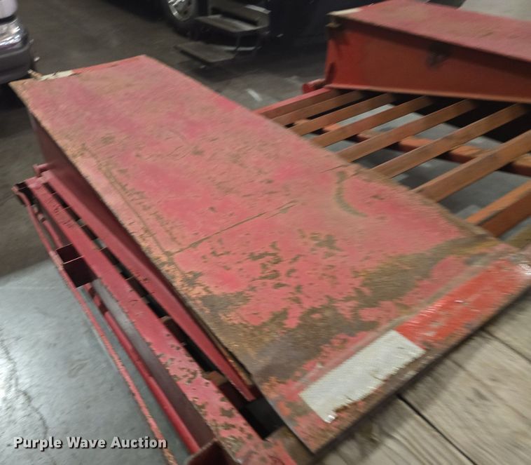 image for item DQ5165 2013 East Texas Longhorn GSN  equipment trailer