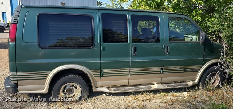 image for item DQ5188 1999 Chevy  Express G1500 van