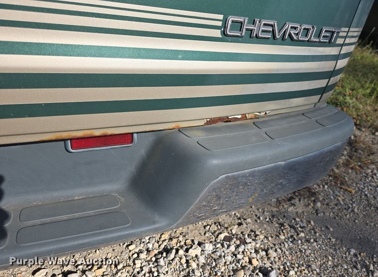 image for item DQ5188 1999 Chevy  Express G1500 van